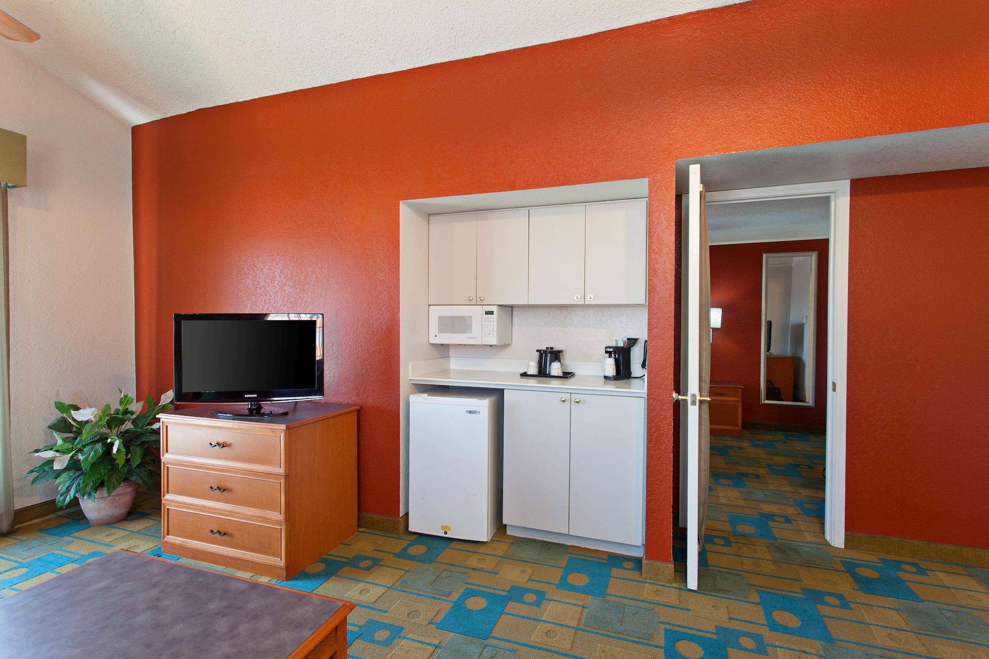 La Quinta Inn By Wyndham Costa Mesa Orange County Zewnętrze zdjęcie